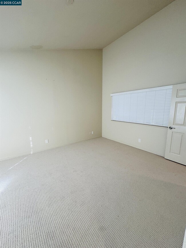 Building Photo - 87 Starview Dr