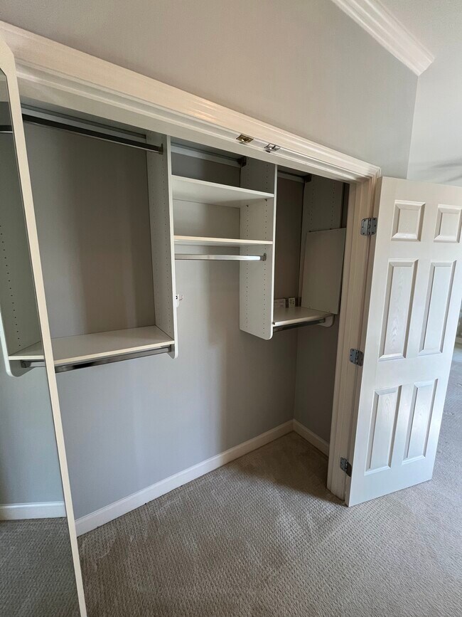 Master Her Full Closet - 1475 Groveland Ave NW