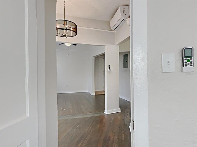 Building Photo - 2305 W Texas Ave