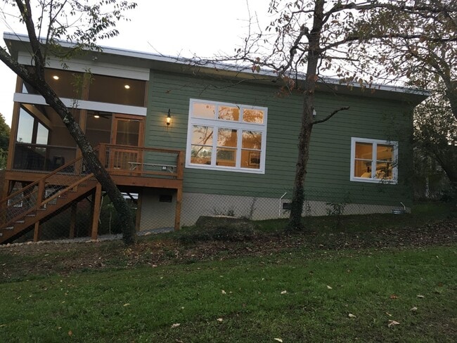 Primary Photo - 110 Swannanoa Ave
