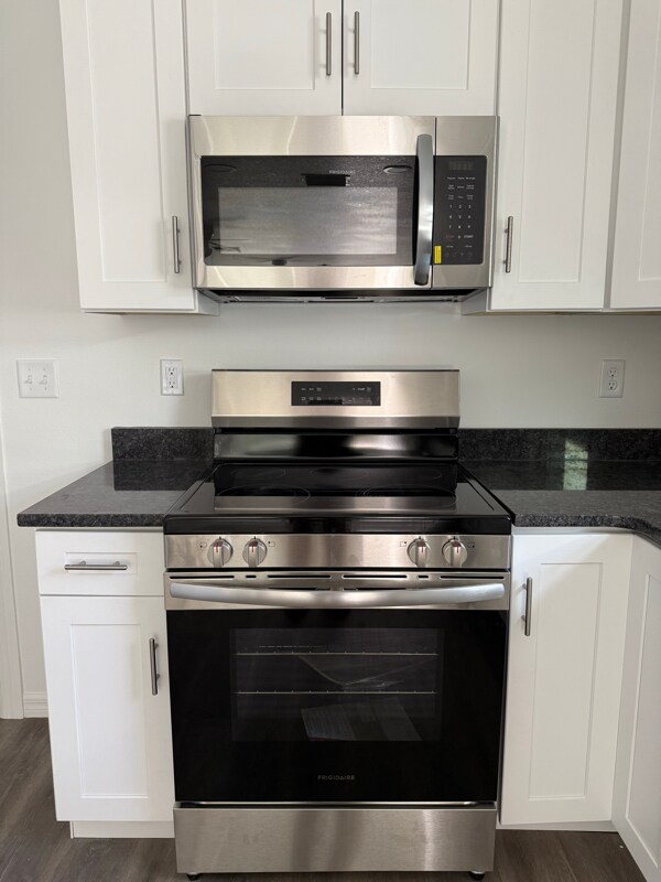 Building Photo - 53 Poplar Rd