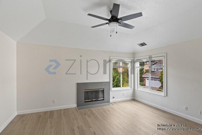 Building Photo - 2475 Canyon Lakes Dr