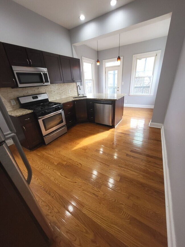 Building Photo - 2619 St Paul St