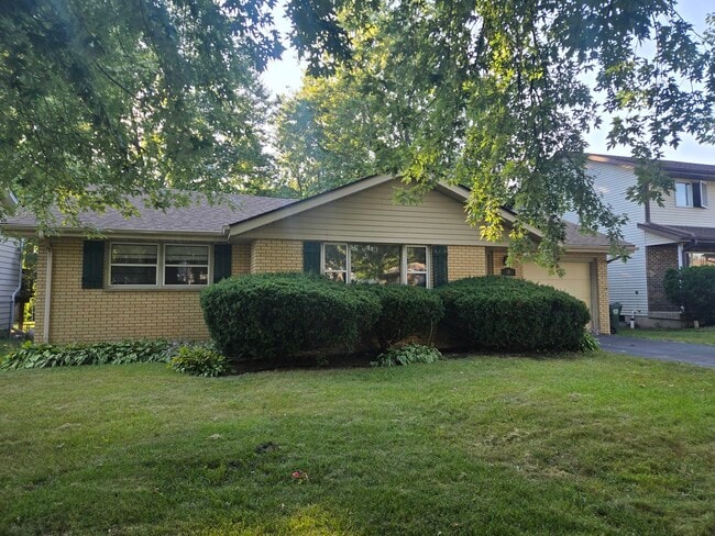 Primary Photo - 608 Deerpath Dr