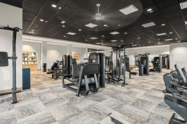 Building Photo - 12320 Wellen Golf St