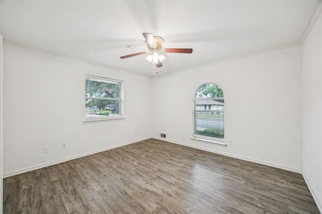 Building Photo - 1610 Lexington Dr