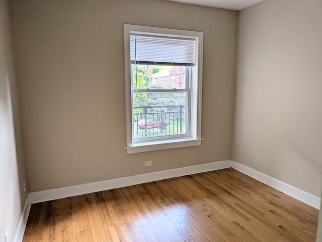 Building Photo - 142 Elmwood Ave