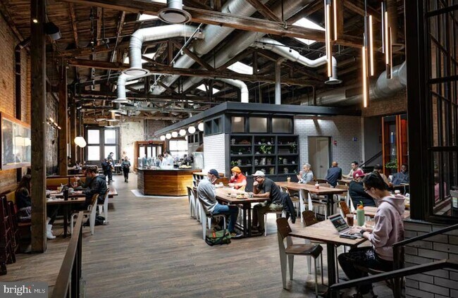 Building Photo - 1130 N Delaware Ave