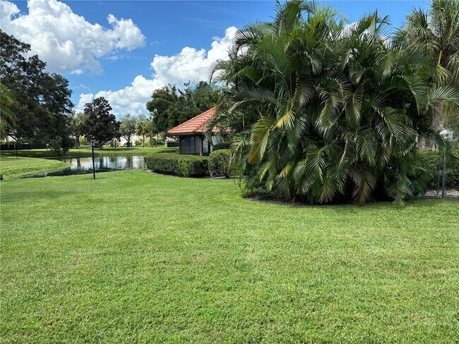 Building Photo - 750 Avenida Estancias