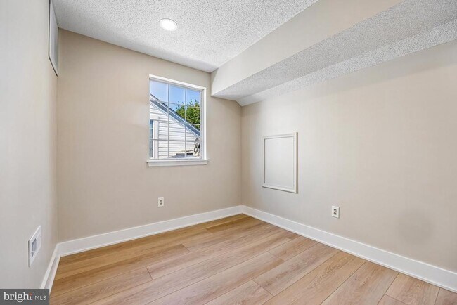 Building Photo - 12904 Churchill Ridge Cir