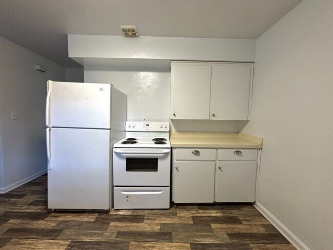 Building Photo - 3 Bed/ 1 Bath - Single Family Home
