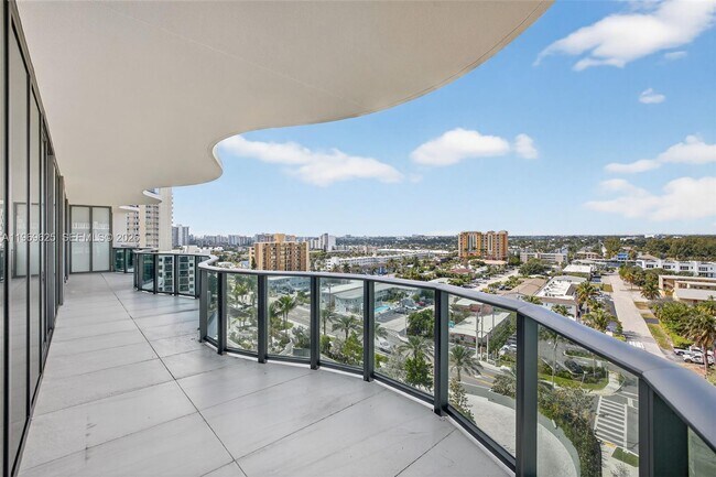 Building Photo - 900 N Ocean Blvd