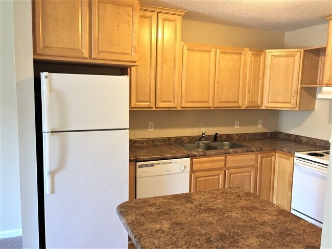 Primary Photo - Georgia Villas #15