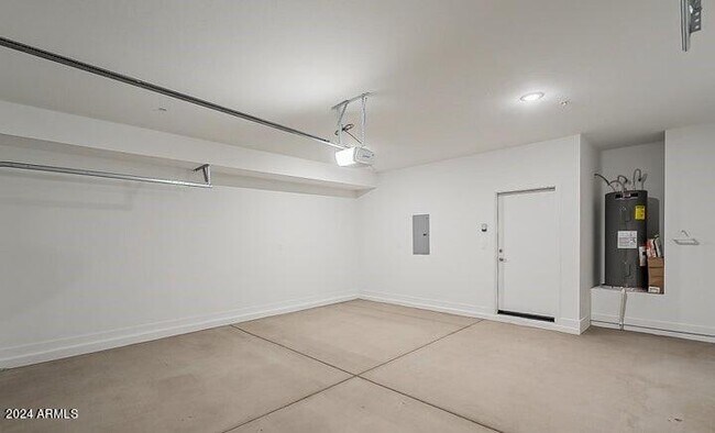 Building Photo - 155 N Lakeview Blvd