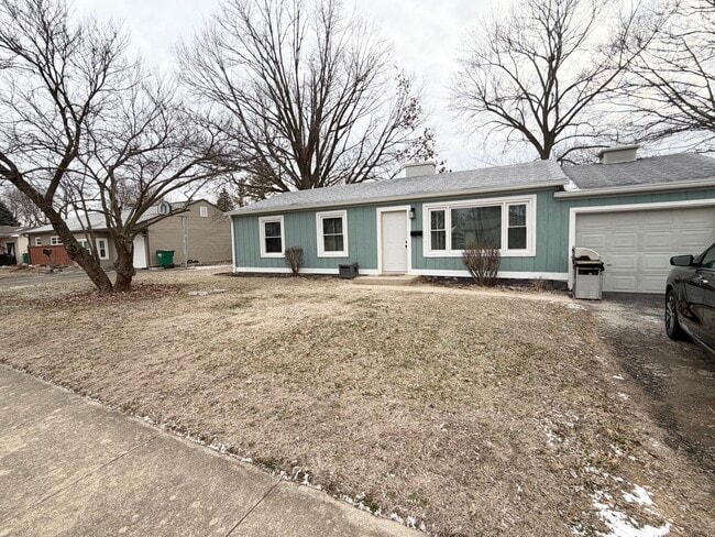 Building Photo - 654 Maple Ln