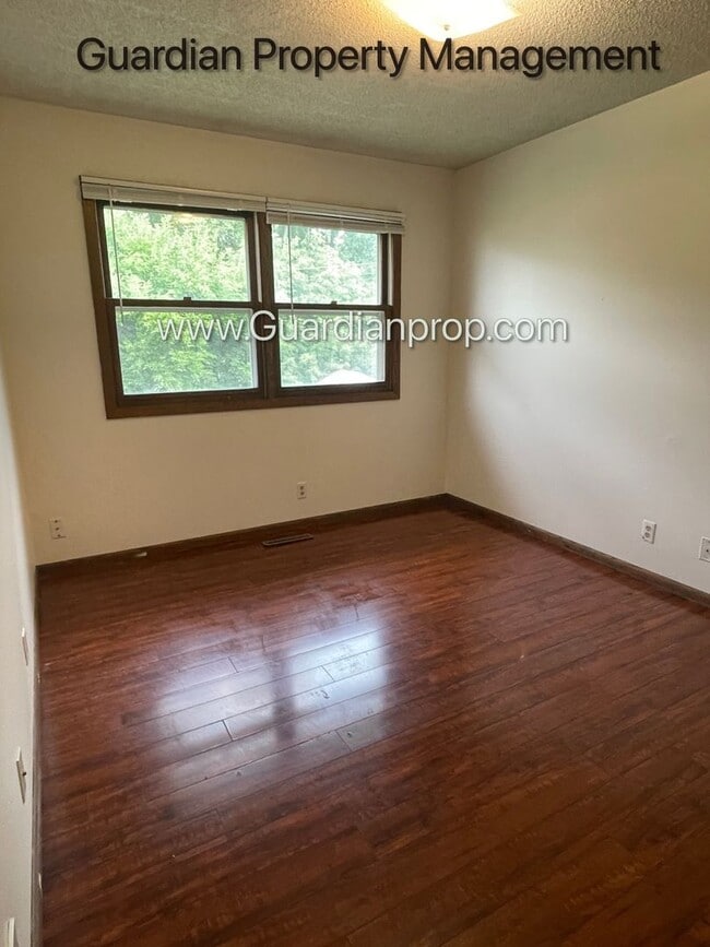 Building Photo - Columbia Heights Side By Side Duplex, Atta...