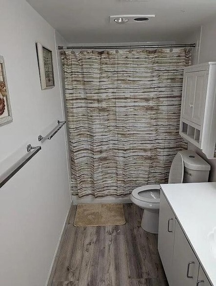 Building Photo - 5440 N Ocean Dr