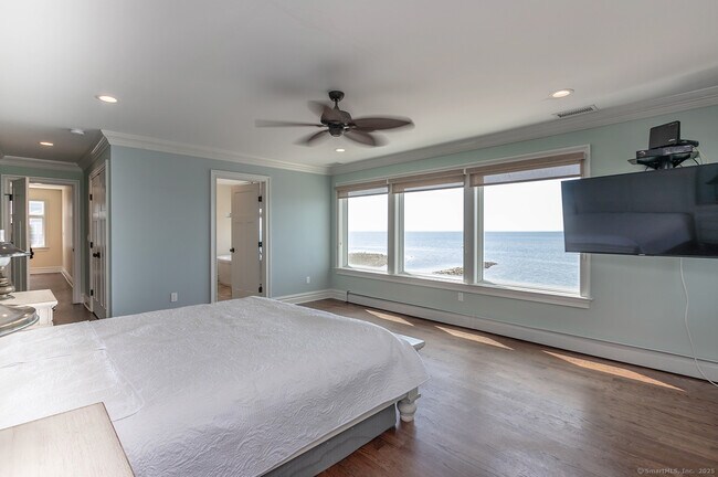 Building Photo - 2131 Fairfield Beach Rd