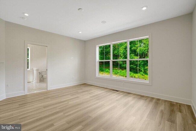 Building Photo - 9418 Dandelion Dr