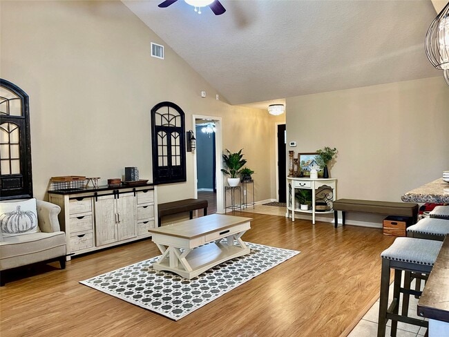 Building Photo - 7808 Colonial Ln