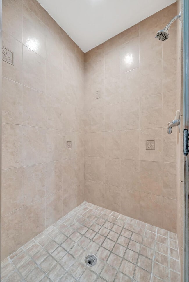 Building Photo - 530 S Gulfview Blvd