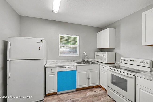 Building Photo - 701 Tropic St