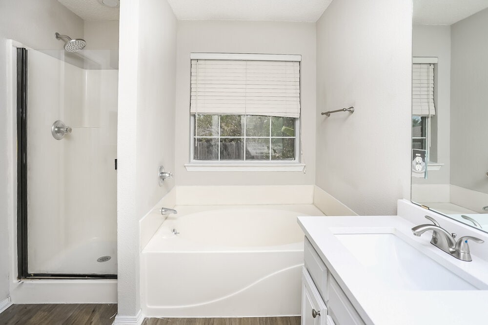 Building Photo - 8017 Jolie Dr