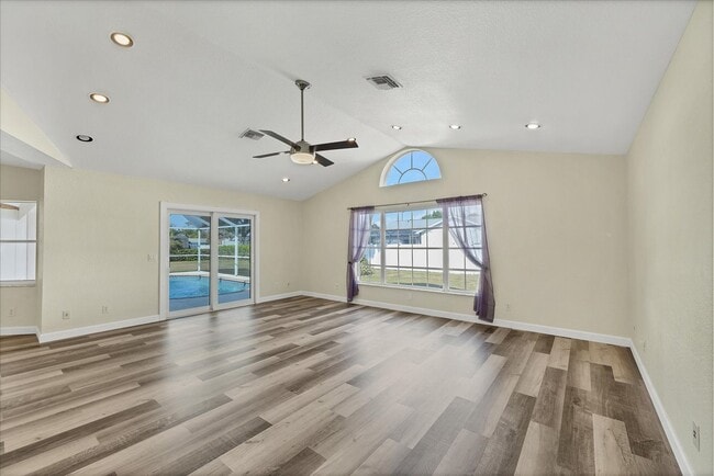 Building Photo - Annual Pool Home for Rent in Englewood