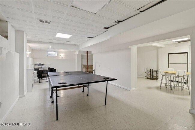 Building Photo - 57 Jamestown Dr