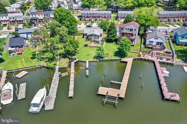 Building Photo - 8027 Shore Rd