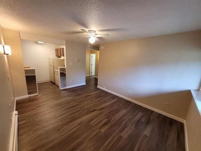 Building Photo - 805 S Circle Dr