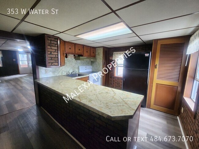 Building Photo - 3 Bedrooms, 1 car garage and finished rec ...