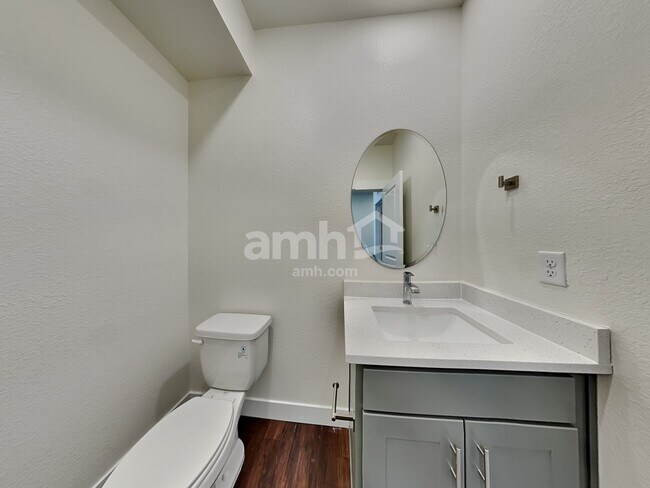 Building Photo - 3921 Wyedale Wy