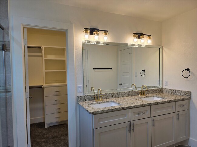 Building Photo - 2142 De Soto St