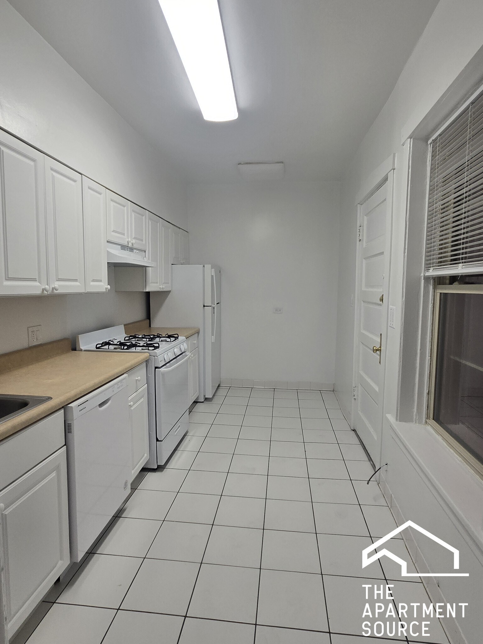 Building Photo - 558 Elmwood Ave