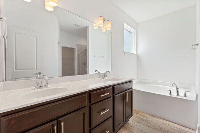 Building Photo - 429 Guethlein Dr