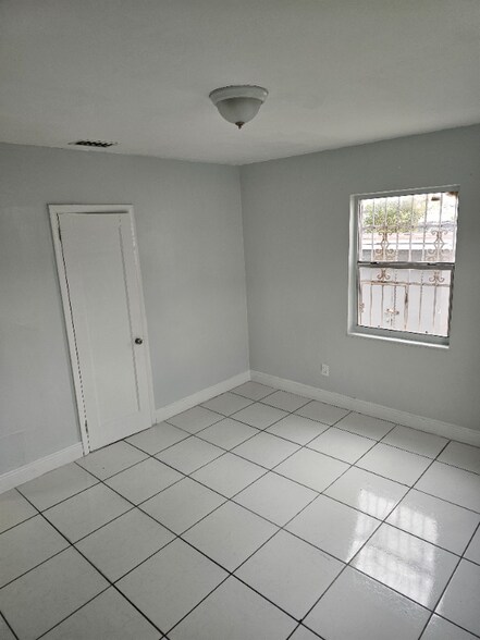 Building Photo - 1240 Rutland St