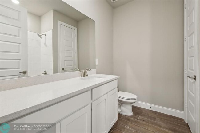 Building Photo - 9041 Dahlia Cir