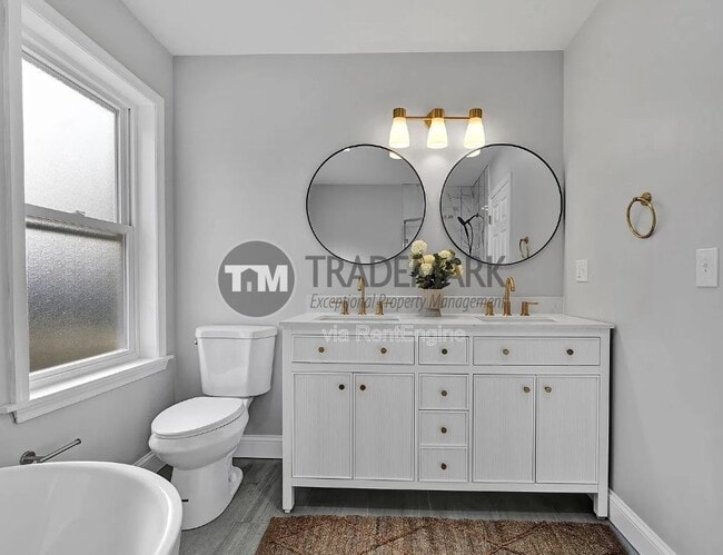 Building Photo - 758 Manor St