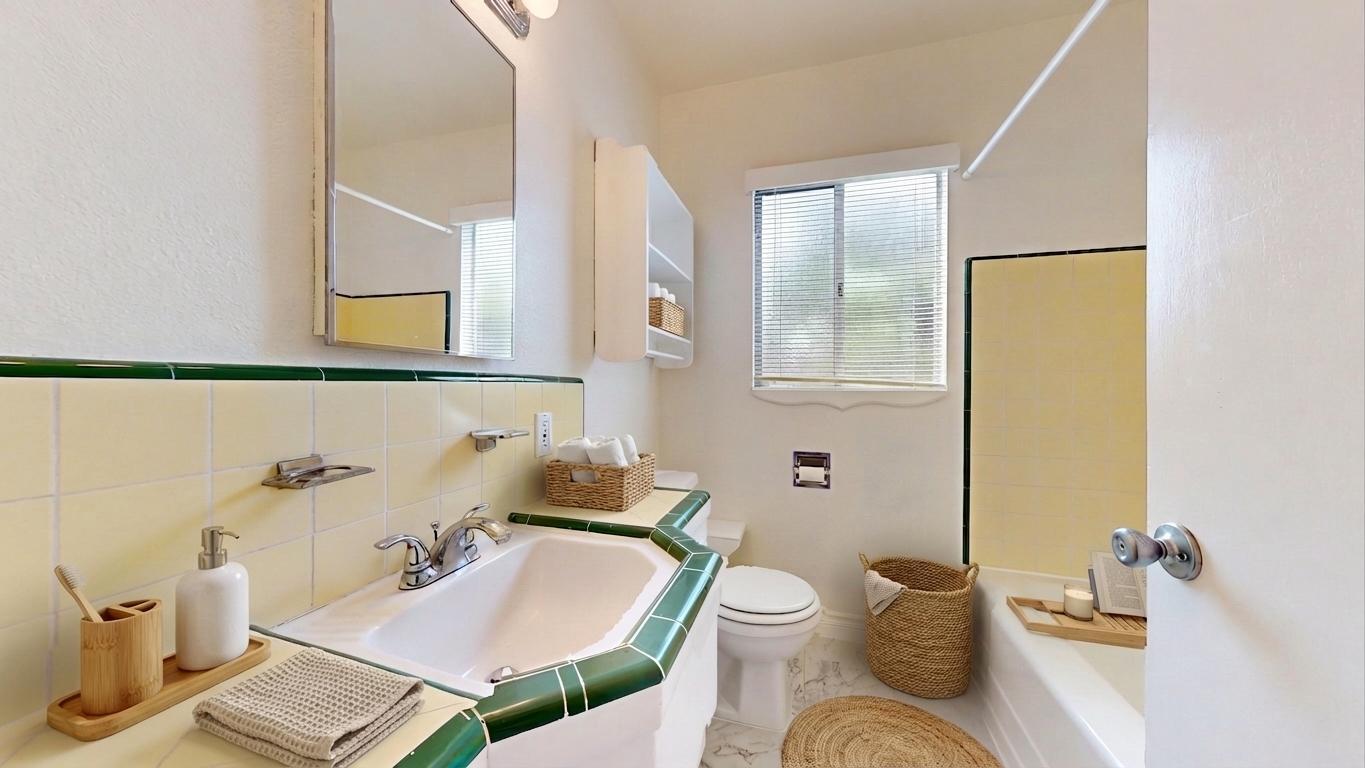 Building Photo - 18138 S Dalton Ave