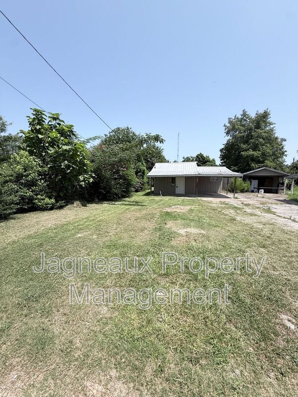 Building Photo - 106 Fontenot Rd