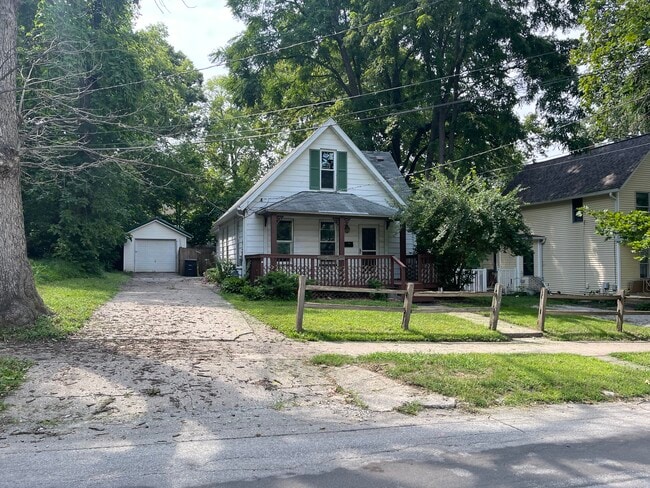 Primary Photo - 812 42nd St