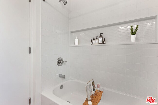 Building Photo - 1314 10th St