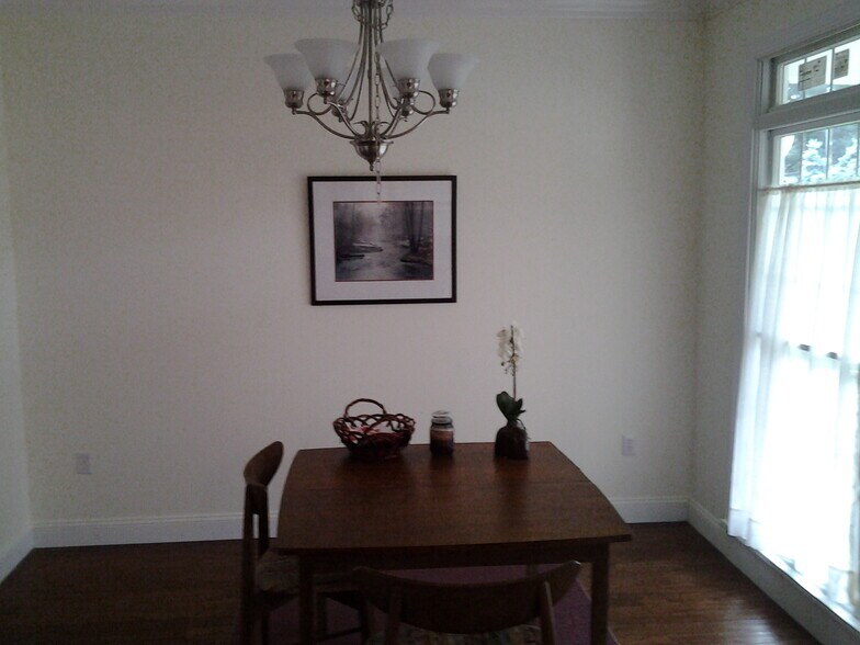 Building Photo - 121 3rd St