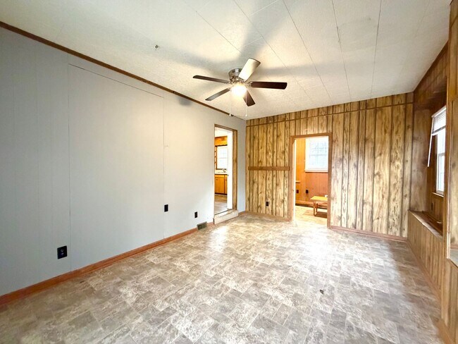 Building Photo - 838 Potters Ln