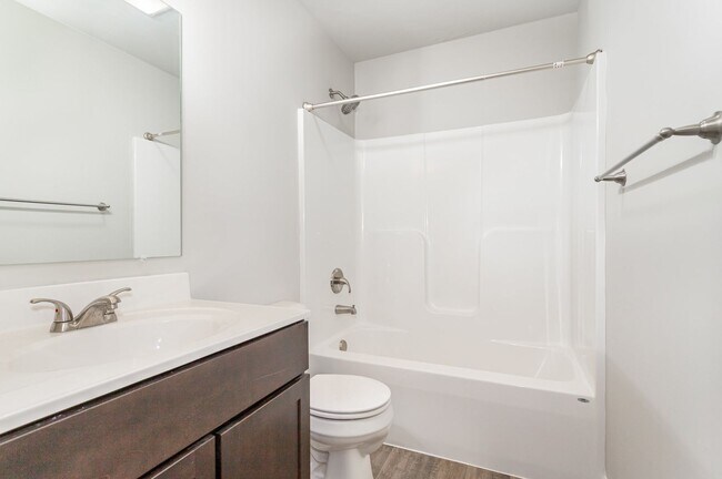 Building Photo - 652 N College St