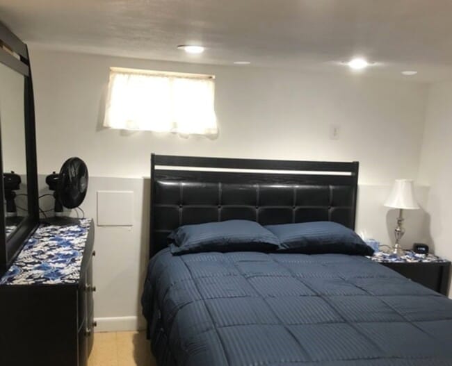 Building Photo - 223 Hurley St