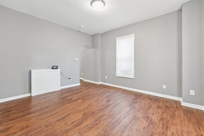 Building Photo - 274 E Barthman Ave