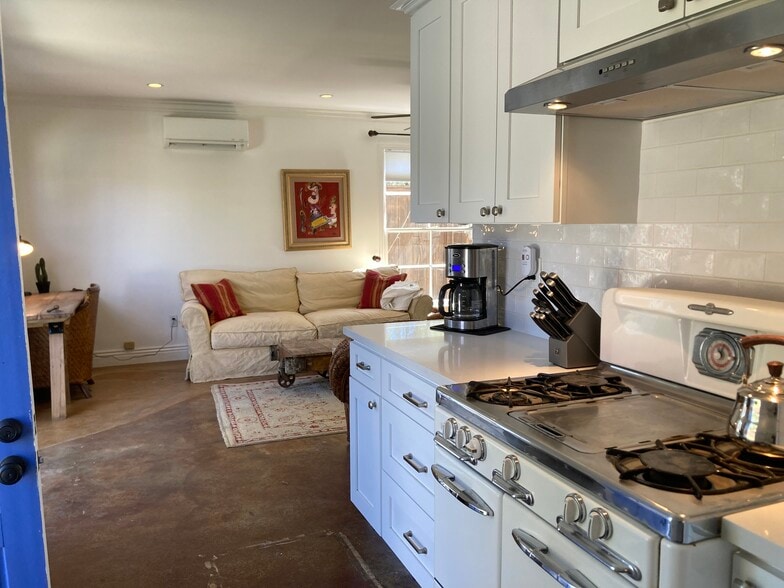 Building Photo - 5744 Calhoun Ave