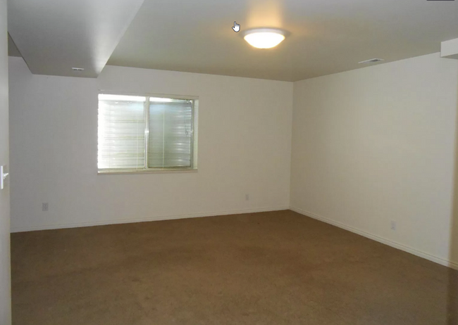 Building Photo - Beautiful 3 Bed 3 Bath Condo in Orem for R...